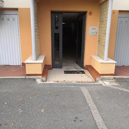 Apartament House Henry